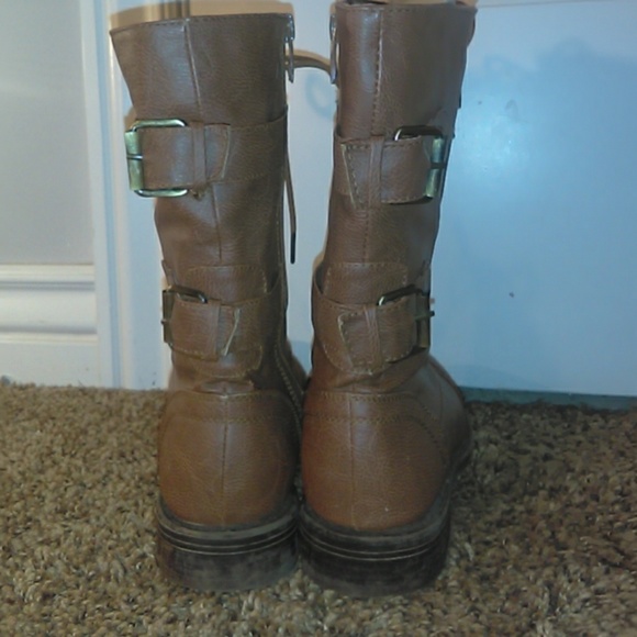 Top moda faux leather boots. - Picture 2 of 4